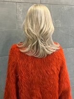 ディスコネクト(DISCO-N-NECT)&nbsp;ハイトーンカラー ダブルカラー ホワイトベージュ くびれミディ