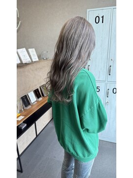 ラルティティ(Lull...Titi) 曽田遥菜　アッシュグレー