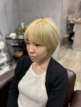 ヘア ファミーユ(hair famille f) 丸みショートボブ
