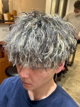 ジェットブラックキューサンロク(JET BLACK 936) ツイスパ×メッシュ　フルカスタムパーマ