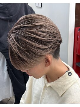 テンバイリップスヘアー(TEN by LIPPS hair) ミルクティーベージュバレイヤージュツーブロセンターパート