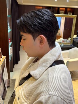 アルム オモテサンドウ(ALLM omotesando) 韓国ダウンパーマ メンズ韓国ヘア メンズカット 原宿 表参道