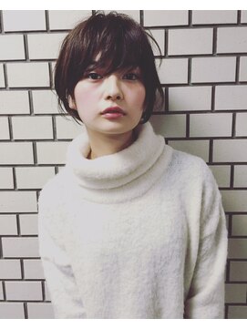 マグノリア(MAGNOLIA) コンパクトラフショート