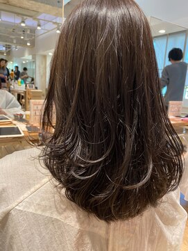 アフロート ギンザ(AFLOAT GINZA) 【白川style】20代30代40代小顔カット大人かわいいくびれモテ髪