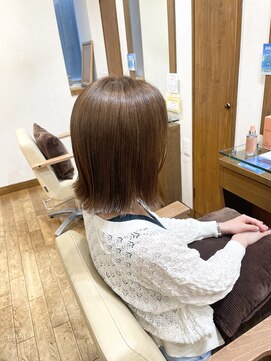 エクリ 麻布十番(equri) ぱつっとボブ