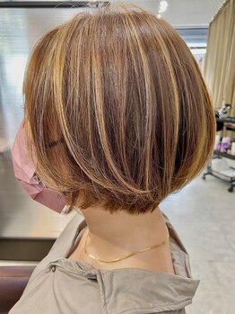 アレラ(Arrera)の写真/≪年齢と共に気になり始める白髪もお洒落にカバー☆≫白髪ぼかしでグレイカラーを楽しみましょう！