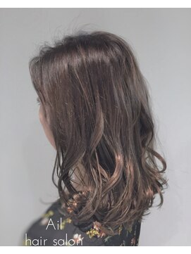 エイル(Ail) Ail styleミルクティーカラーグレージュハイライトカラー