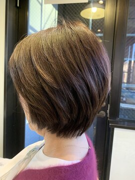 アズーア ヘアーアンドスパ(azure hair&spa) リーフカーキアッシュ　ショート
