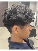 フイ 代々木(Hui)&nbsp;メンズ/アップバング/ツーブロックマッシュ/束感ショート波巻き