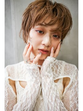 テトヘアー(teto hair) レイヤーショート、ショートウルフ、ミルクティーベージュ