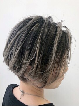 シエラ 堀江(CIERA.) シースルーマッシュウルフカットアンブレラカラー前下がりボブ