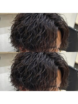 アイトーキョープラスシー 横浜(AI TOKYO+Sea) 横浜/ルーズショート/フェザーパーマ/センターパート