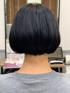 ミーティア バイ クアトロ(Meteor By QUATRO) 黒髪×ナチュラルショートボブ