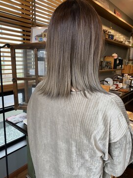 ビルズ ヘアメイク(Bills hair make) 【Bills 】バレイヤージュカラー