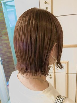 ネオリーブ チロル 横浜西口店(Neolive CiroL.) オレンジラテカラー☆切りっぱなしボブ
