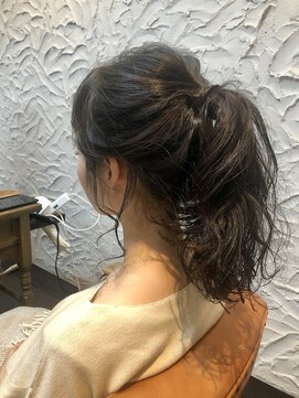 トロワ(Trois) ☆パーマポニー☆