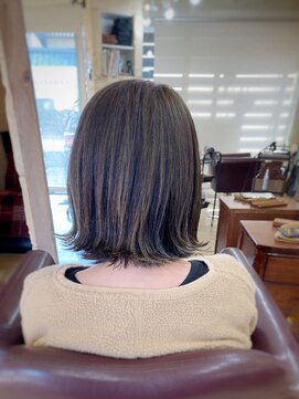 ノマニカ ミラート バイ ルレーヴ(noma-nika mirrort by Le reve) 白髪ぼかしハイライト ボブ