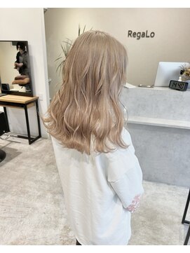 アール(ART) ホワイトベージュ