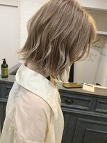 トルーフ(TLOOF)&nbsp;ラフウェーブボブ×ミルクティーベージュ