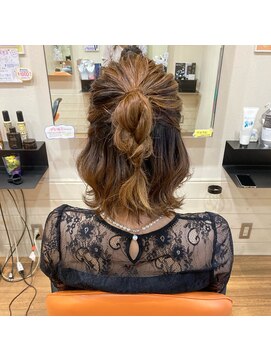 エミュ(emu) 作りこみすぎないハーフアップ