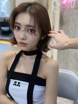 ルームバイシー 新宿(Loom. by Sea) ワイドバング×外はねボブ[韓国/イメチ