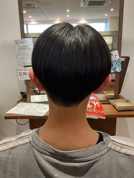 アミカ シーモール店(Amica) マッシュ刈り上げ