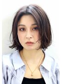 20代30代40代黒髪センターパート無造作ミディアムボブ