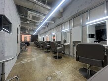 ユーアールキャッスル(UR CASTLE)の雰囲気（シンプルで明るい店内）