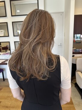 レイヤーカット×海外風コントラストハイライトカラー