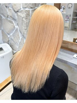 ラウラアンドロー(LAURA&RO) 【抜きっぱなしブロンド】