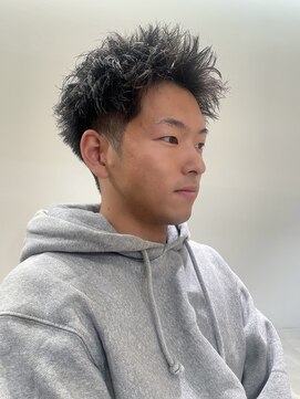 オルカ(ORCA) men's/顔周り/ニュアンスパーマ/韓国/センターパート/新宿