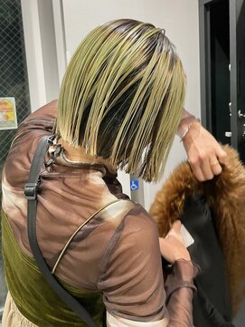 ケンジ 横浜(KENJE) ルーツカラー/ライムグリーン/ハイライト/切りっぱなしボブ