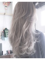 ヘアーアンドアトリエ マール(Hair&Atelier Marl) 【Marlアプリエ】ホワイトアッシュのふんわりロング