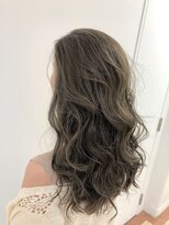 エヌプラス(N+)&nbsp;黒髪グラデヘアーオリーブグレー小顔に見せるヘアココアベージュ