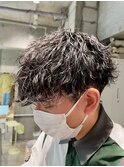 guest hair 前下がりマッシュ波巻きパーマウェット仕上げ