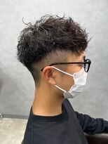 リット×ベリエ(Lit.×belier)&nbsp;ツイストスパイラルパーマ波巻きスパイラル刈り上げマッシュ