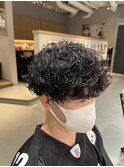 黒髪大人メンズヘア長め波巻きスパイラルパーマ
