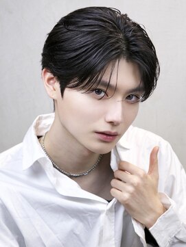 ザ サードヘアー 津田沼 (THE 3rd HAIR) センターパート　ダウンパーマ