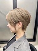 40代50代60代耳かけショート前髪なしハンサムショート白髪ぼかし