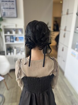 【ヘアアレンジ】ツインベロアリボンアレンジ