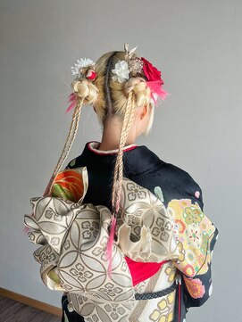 ツインお団子ヘア