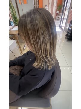 アース オーセンティック 岡山青江店(EARTH Authentic) お白髪ぼかしハイライト☆彡