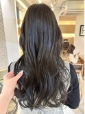 暗くても透け感のあるオリーブブラウンロングヘア