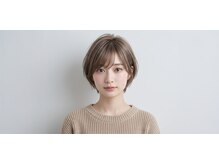 アミ(amii)の雰囲気（マッシュショート/レイヤーボブ/おくれ毛かっと/Wカラー）