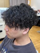 マキシム ナカイ(MAXIM NAKAI)&nbsp;スパイラルパーマ　メンズパーマ　刈り上げスタイル