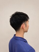 ウミト(Umito)&nbsp;刈り上げ×黒髪束感ナチュラルショート