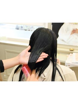 ≪濃密上質トリートメント≫栄養分たっぷりでダメージを最小限におさえます！！