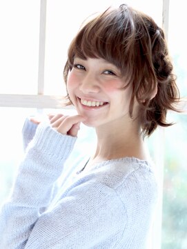 クィーンズガーデンバイケーツーギンザ(QUEEN’S GARDEN by K two GINZA) [K-two銀座]無造作パーマスタイル夏のヘアアレンジ