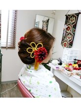 きものサロン すずめ屋&nbsp;華やかきれい系シニヨンで大人な成人式