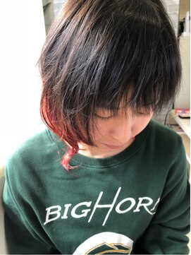 マニス(manis) 毛先ブリーチレッド系カラーふんわりボブスタイル20代30代